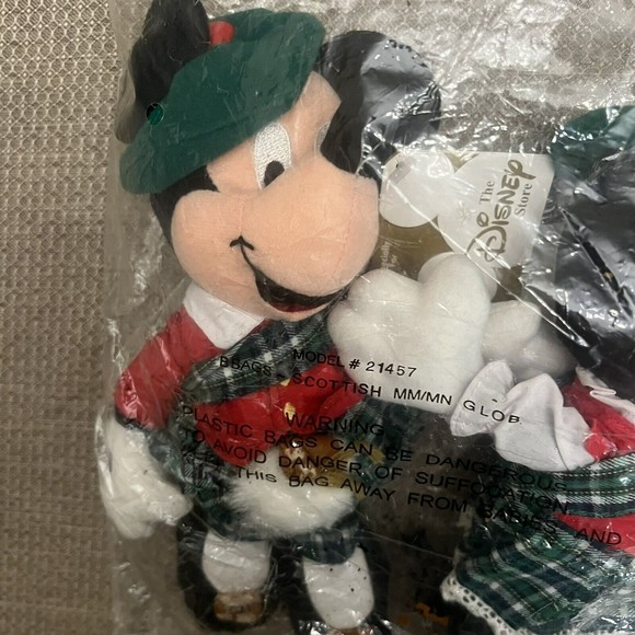 Vintage Disney Store Scottish Mickey Minnie Mouse Globe Trotting Collection Set - Picture 4 of 11